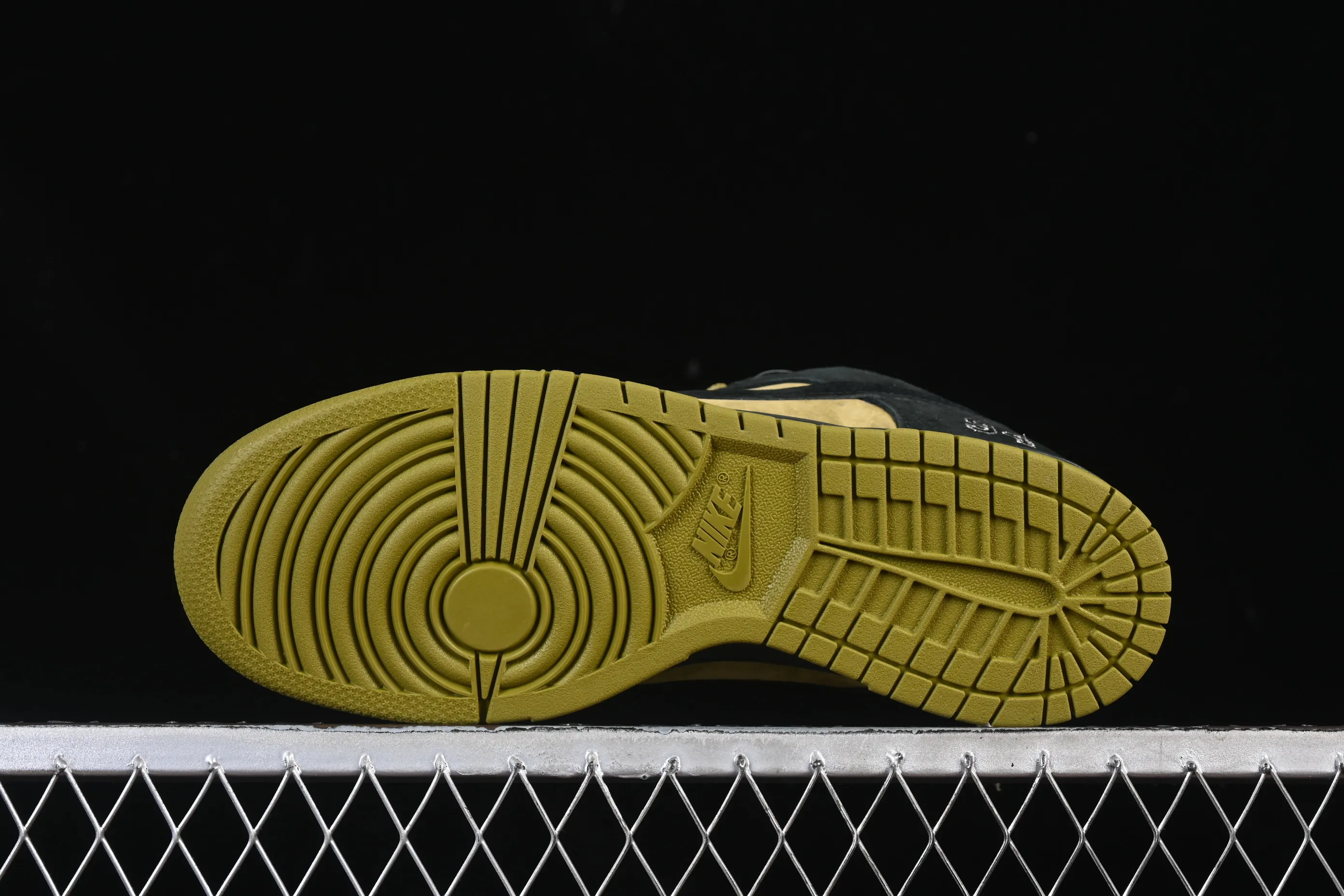 All categories Nk SB Dunk Series Nk SB Dunk Low low-top sneakers C version Supreme x Nike Dunk SB Dunk Low joint brown and yellow low-top casual skateboard shoes HQ8487-300